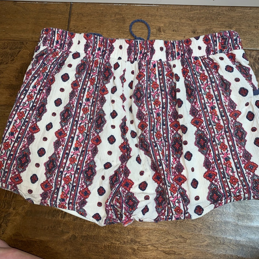 Patterned Shorts - Picture 2 of 2